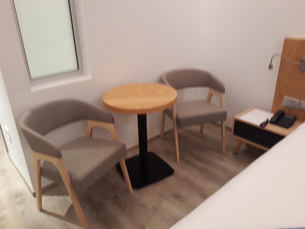 布达拉斯广场酒店 普罗塔拉斯 外观 照片